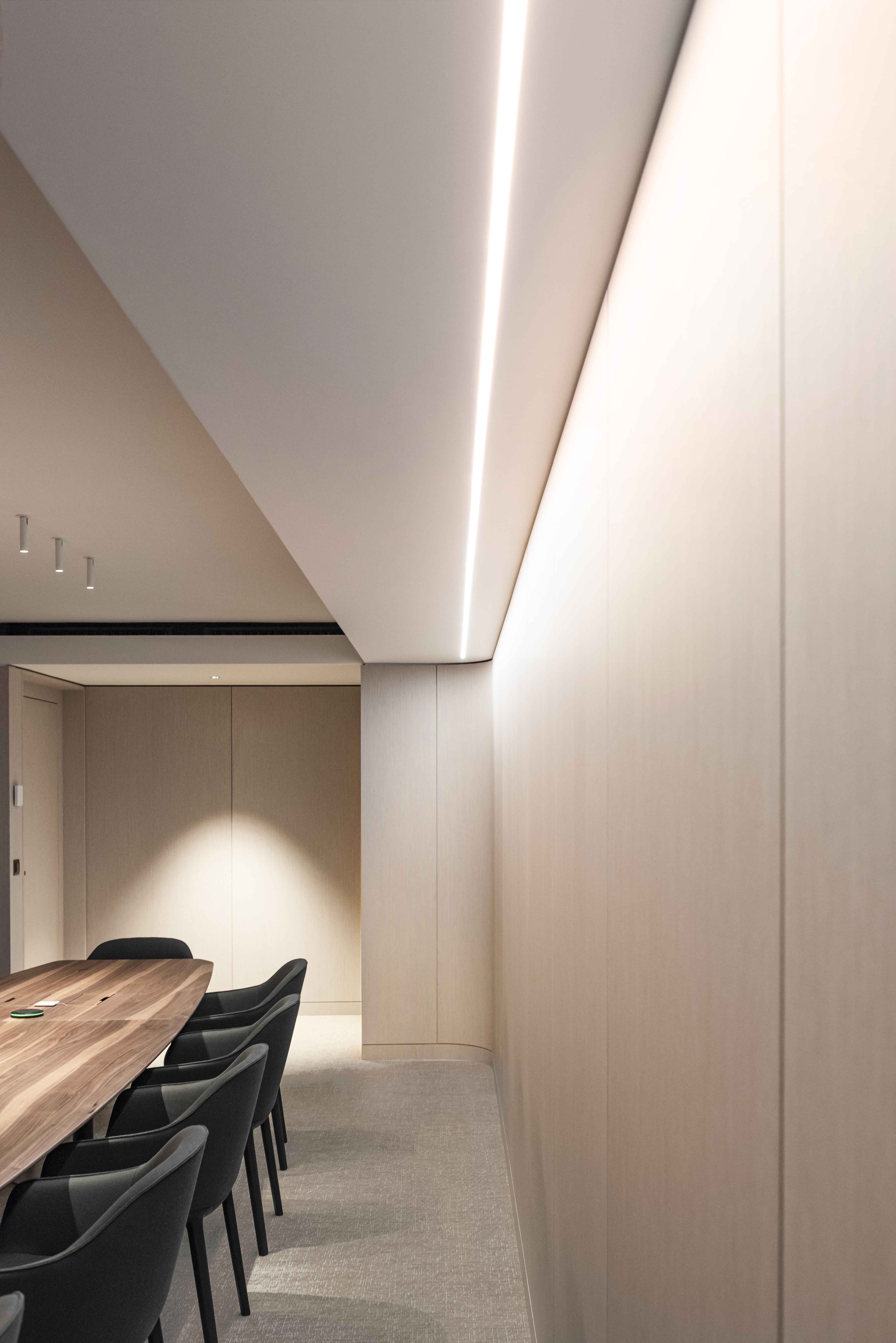 Salle de réunion et lumière indirecte
