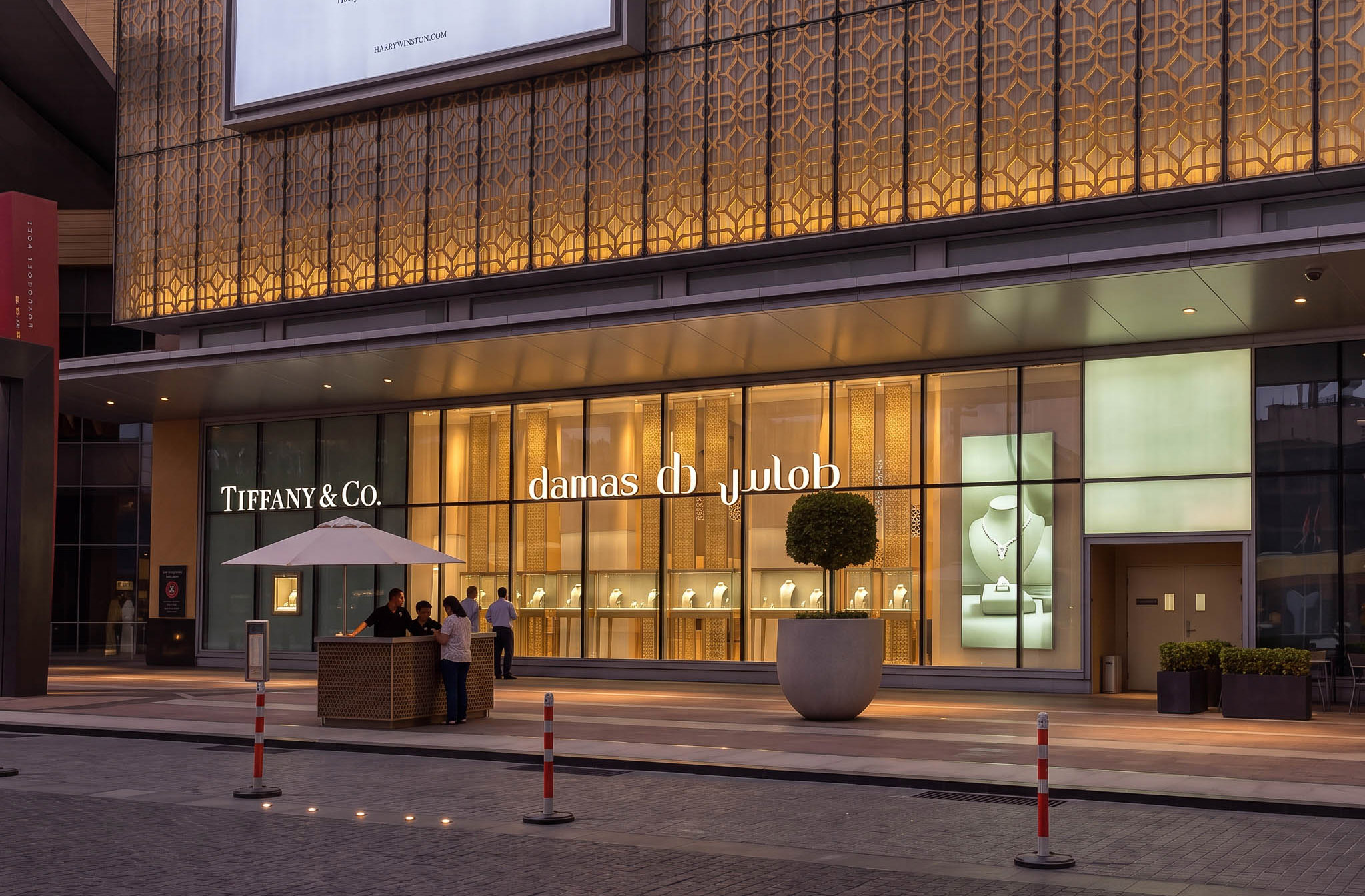 Damas — façade du flagship store au Dubai Mall