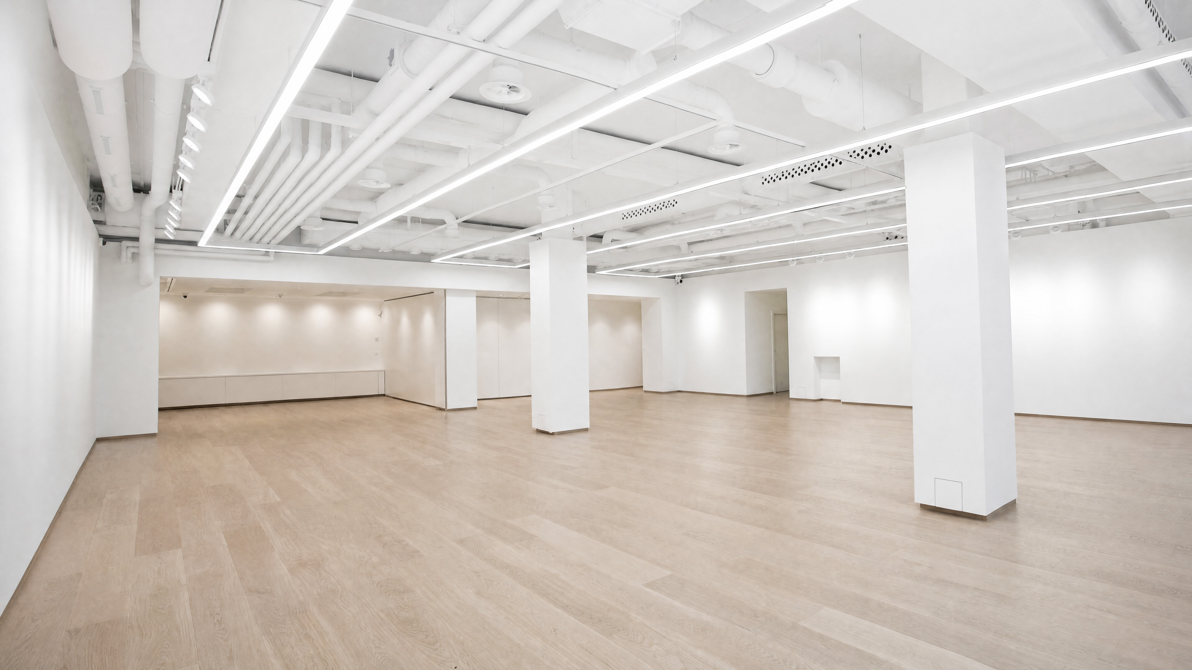 Galerie d’art internationale — arcade en bord du Rhône à Genève